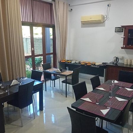 Hotel Blue Bird Negombo Eksteriør billede