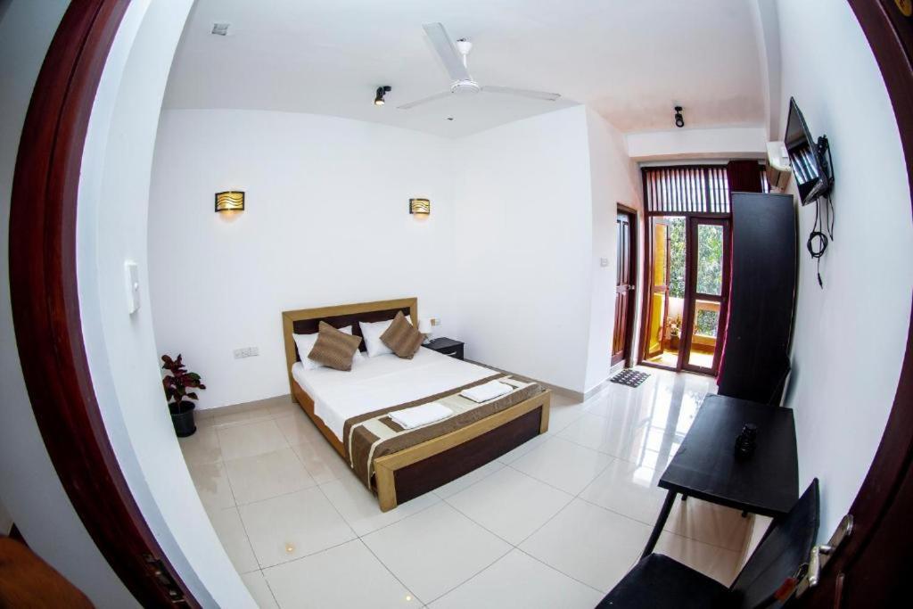 Hotel Blue Bird Negombo Eksteriør billede