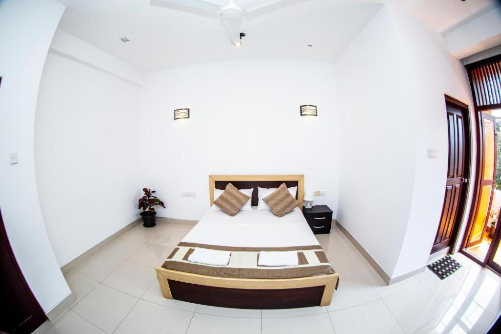 Hotel Blue Bird Negombo Eksteriør billede