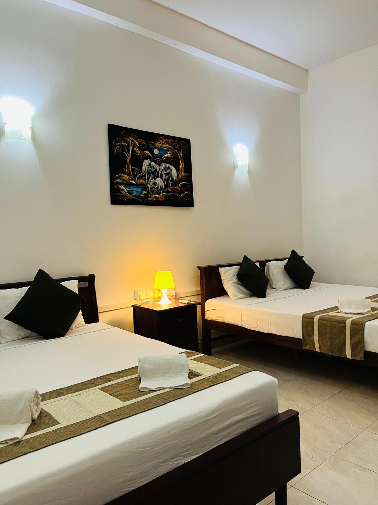 Hotel Blue Bird Negombo Eksteriør billede
