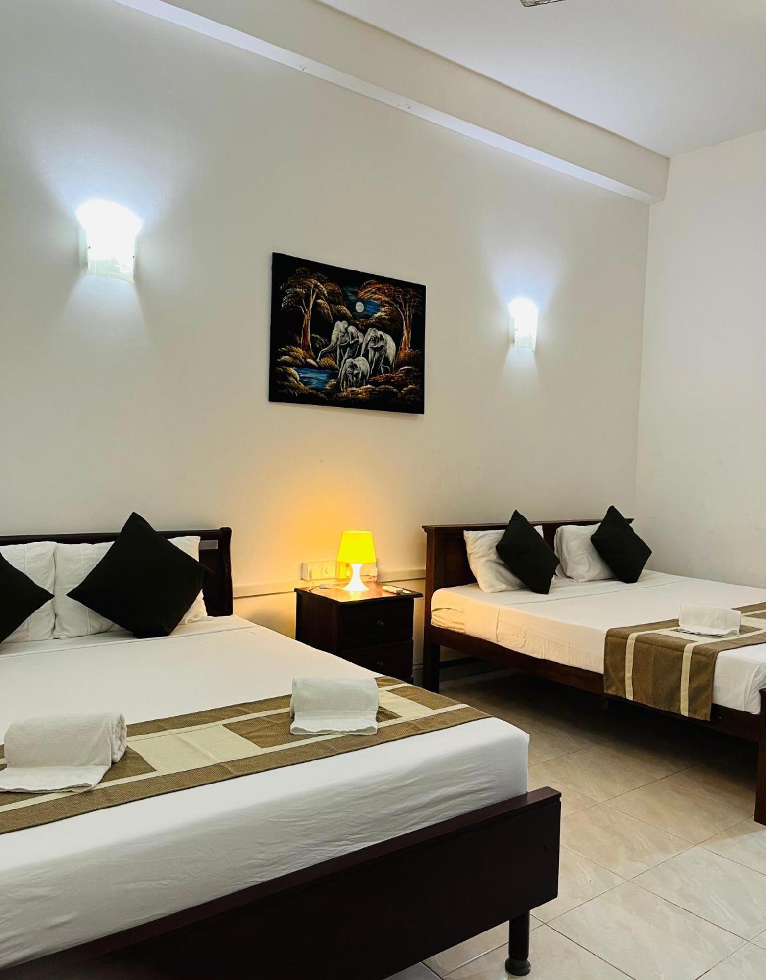 Hotel Blue Bird Negombo Eksteriør billede