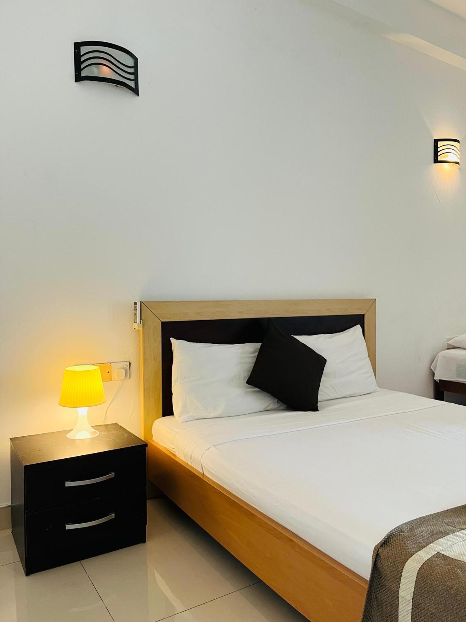 Hotel Blue Bird Negombo Eksteriør billede