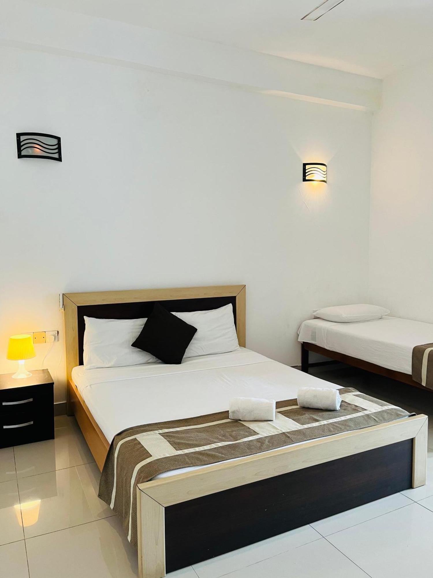 Hotel Blue Bird Negombo Eksteriør billede