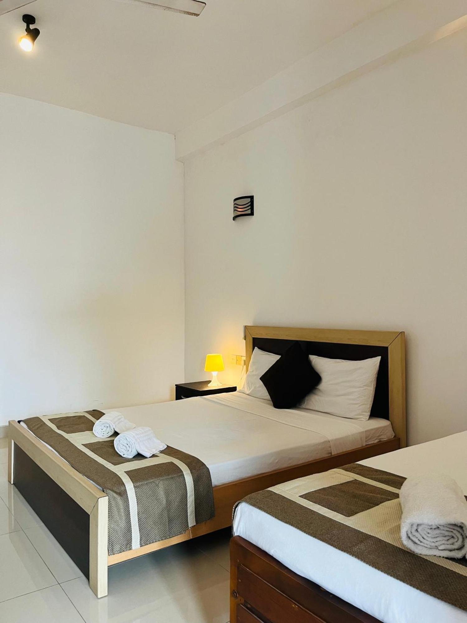 Hotel Blue Bird Negombo Eksteriør billede